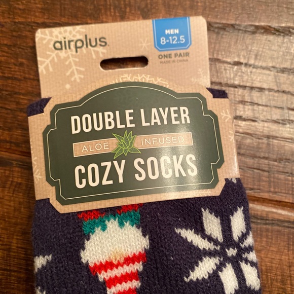 Christmas Gnome Socks Men Size 8-12.5 Double Layer Aloe Infused Cozy Socks - Picture 9 of 12